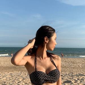 쥬카 홀터 비키니